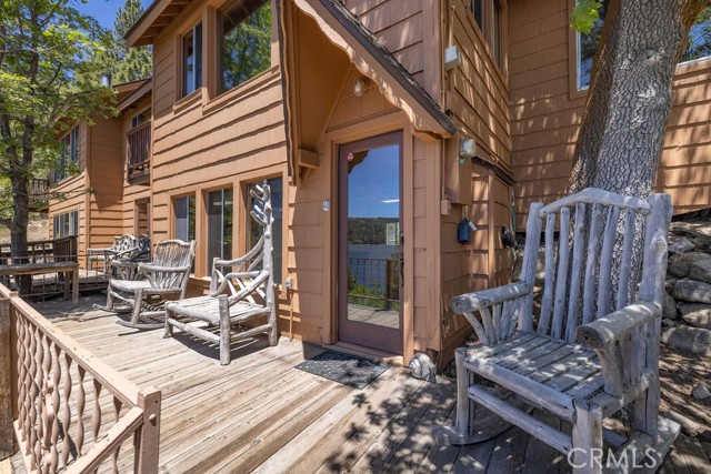 Detail Gallery Image 9 of 50 For 304 Big Bear Trail, Fawnskin,  CA 92333 - 3 Beds | 3 Baths