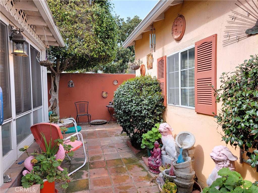 741 W 19th Street