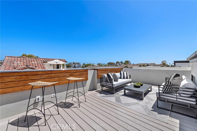 Detail Gallery Image 14 of 16 For 604 1/2 Acacia Ave, Corona Del Mar,  CA 92625 - 2 Beds | 2/1 Baths