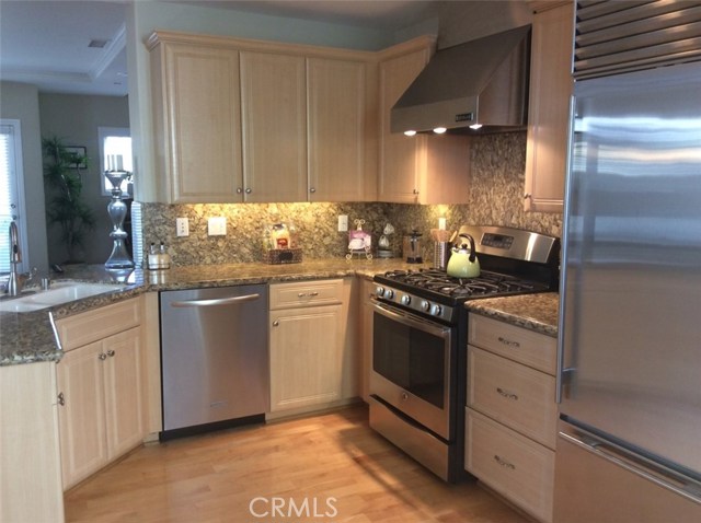 207 Aviation Place, Manhattan Beach, California 90266, 3 Bedrooms Bedrooms, ,2 BathroomsBathrooms,Residential,Sold,Aviation,SB17040709