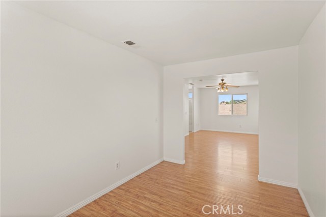 15240 Sapphire Court, Victorville CA: https://media.crmls.org/medias/aea29a40-30f4-4ba6-a56f-3fb98463b114.jpg
