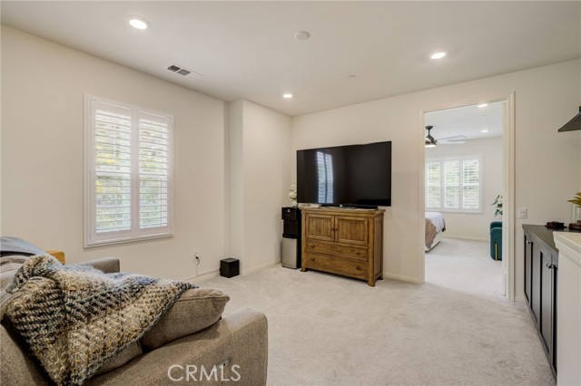 Detail Gallery Image 15 of 46 For 26412 Brahman Ct, Saugus,  CA 91350 - 3 Beds | 2/1 Baths