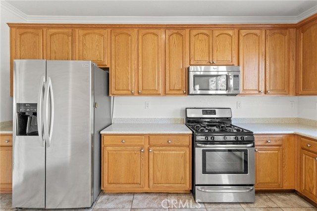 37707 Tamarind Court, Palmdale CA: https://media.crmls.org/medias/aea409f3-0d17-48ab-9213-56f79e778340.jpg