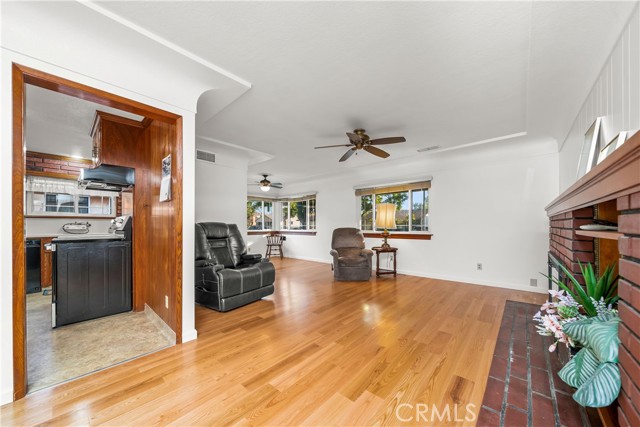 Detail Gallery Image 11 of 55 For 6107 Faculty, Lakewood,  CA 90712 - 5 Beds | 3/1 Baths