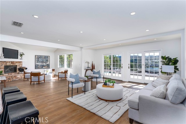 Detail Gallery Image 12 of 42 For 24412 Voltara Ct, Calabasas,  CA 91302 - 4 Beds | 4 Baths