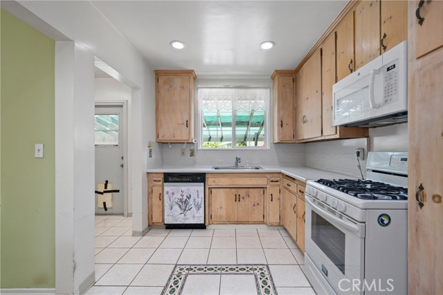 Detail Gallery Image 9 of 26 For 3048 Knoxville Ave, Long Beach,  CA 90808 - 3 Beds | 1/1 Baths
