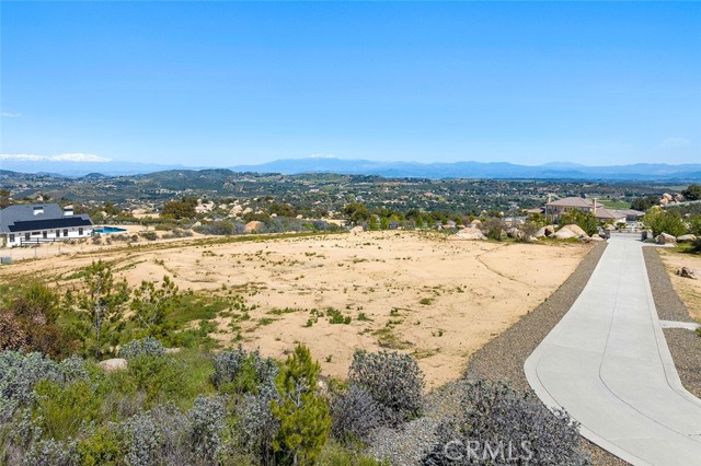 Detail Gallery Image 7 of 55 For 42225 Hacienda Dr, Murrieta,  CA 92562 - 4 Beds | 5/1 Baths