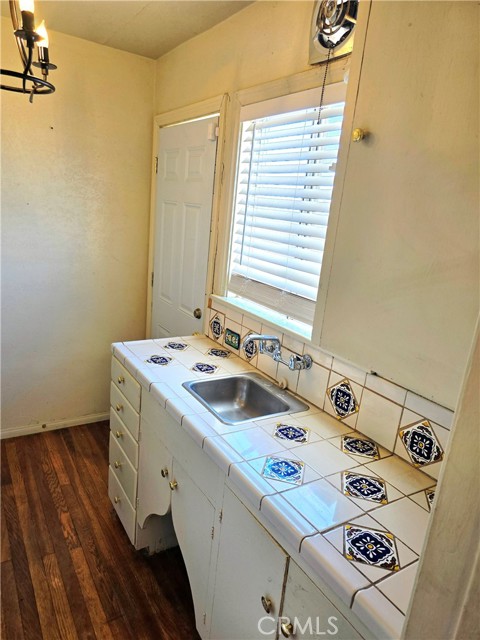 Detail Gallery Image 4 of 17 For 74706 Sunset Dr, Twentynine Palms,  CA 92277 - 2 Beds | 1 Baths