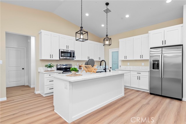 Detail Gallery Image 13 of 25 For 20324 81st St, California City,  CA 93505 - 4 Beds | 2 Baths