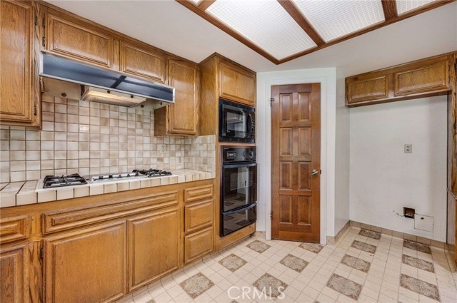 605 N Live Oak, Glendora CA: https://media.crmls.org/medias/aea746a0-ff52-4847-983a-82213b2ecded.jpg