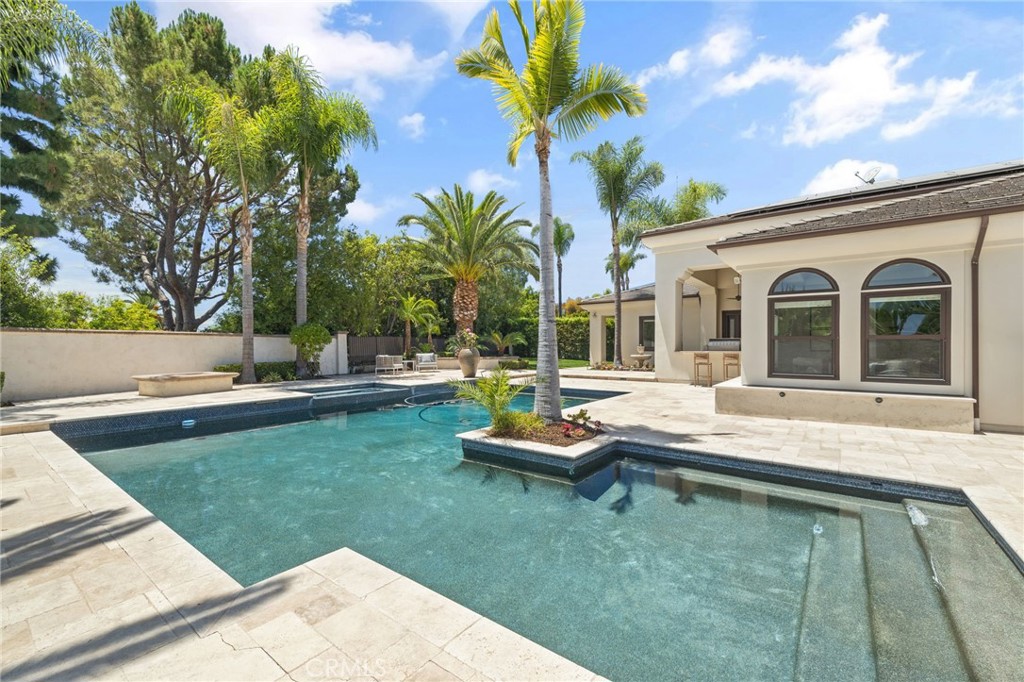 Aea7a4bc 6d0a 4243 Abfa C058344efdc6