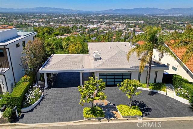 3863 Sherwood Place, Sherman Oaks CA: https://media.crmls.org/medias/aea82949-4e16-40df-a8df-50fb68057544.jpg