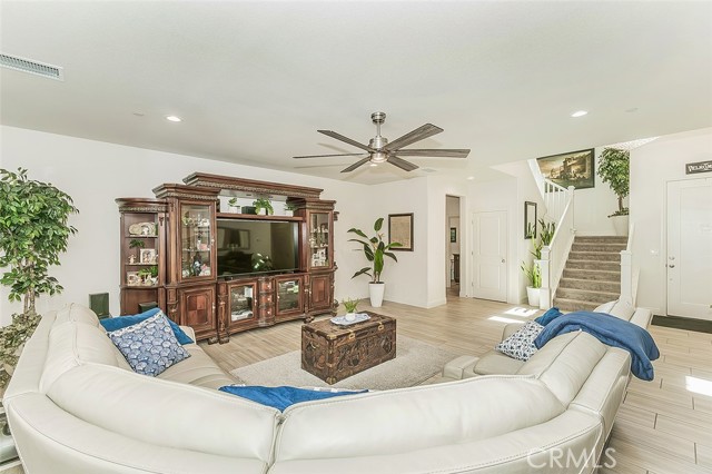 Image 8 of 75 For 877 Treasure Hills