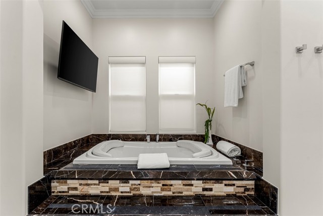 Detail Gallery Image 43 of 75 For 409 Morning Star, Newport Beach,  CA 92660 - 5 Beds | 5/1 Baths