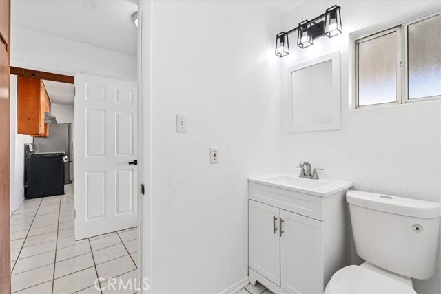 Detail Gallery Image 10 of 12 For 15503 W El Cajon St, Sylmar,  CA 91342 - 3 Beds | 2 Baths