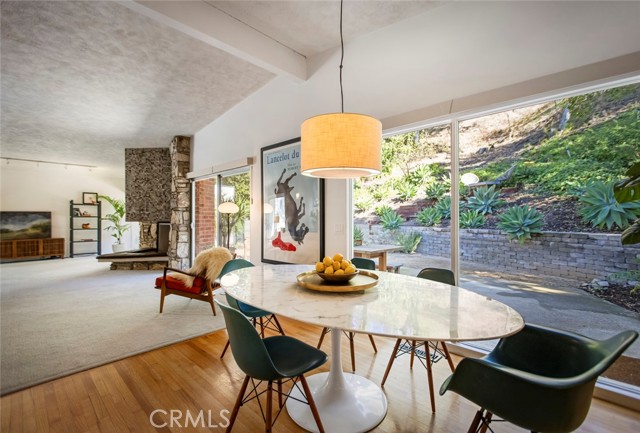 Detail Gallery Image 19 of 54 For 2820 E Chevy Chase Dr, Glendale,  CA 91206 - 2 Beds | 2 Baths