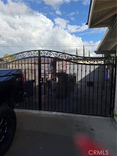 Detail Gallery Image 7 of 10 For 451 N Oakdale, Rialto,  CA 92376 - 3 Beds | 1 Baths