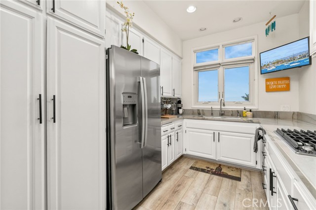 Detail Gallery Image 11 of 33 For 876 Cofair Ct, Solana Beach,  CA 92075 - 3 Beds | 3 Baths