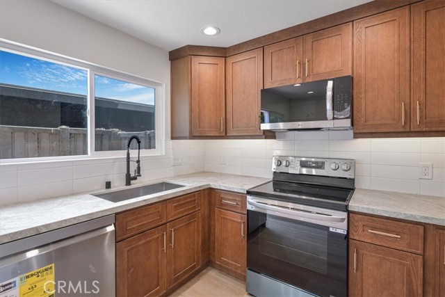 Detail Gallery Image 4 of 30 For 229 Springview, Irvine,  CA 92620 - 2 Beds | 1 Baths