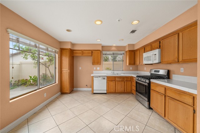 Detail Gallery Image 6 of 23 For 935 E Broadway, Anaheim,  CA 92805 - 3 Beds | 2/1 Baths