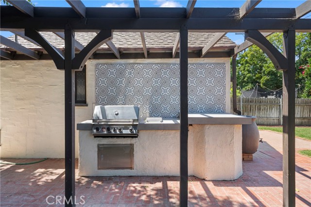 2404 N Poinsettia, Santa Ana CA: https://media.crmls.org/medias/aead45f8-cdd6-4650-a197-0ba9f9c1275a.jpg