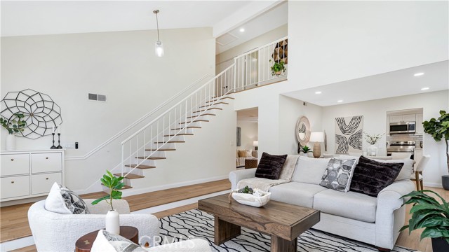 15061 Glass Circle, Irvine CA: https://media.crmls.org/medias/aeae29db-ba0f-48fb-bc2f-659406444f04.jpg