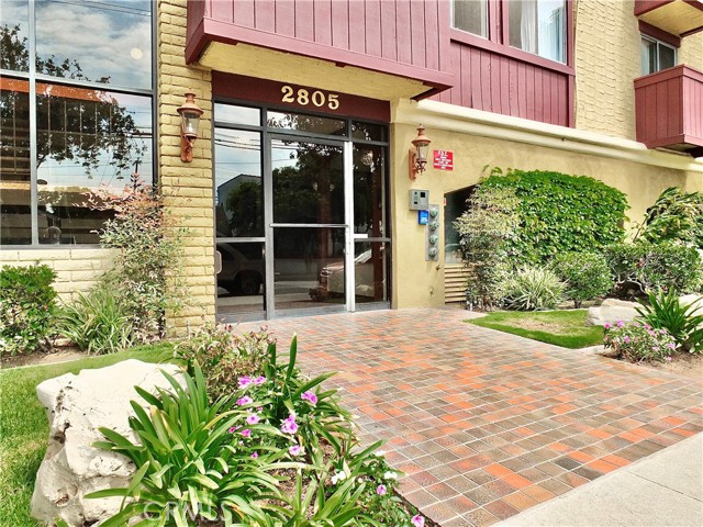 Detail Gallery Image 3 of 74 For 2805 E 3rd Street #10 #10,  Long Beach,  CA 90814 - 2 Beds | 2 Baths