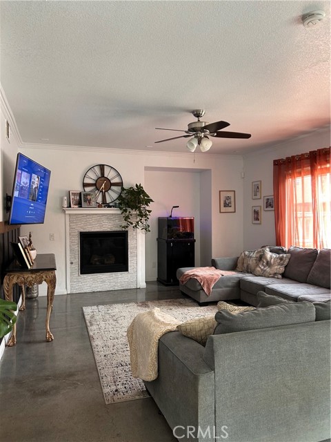 Detail Gallery Image 3 of 8 For 25948 Corte Antigua, Moreno Valley,  CA 92551 - 5 Beds | 2/1 Baths