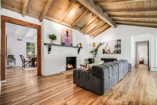 4295 Canoga Avenue, Woodland Hills CA: https://media.crmls.org/medias/aeafcfbe-38bc-4568-a23e-efd3c0026416.jpg