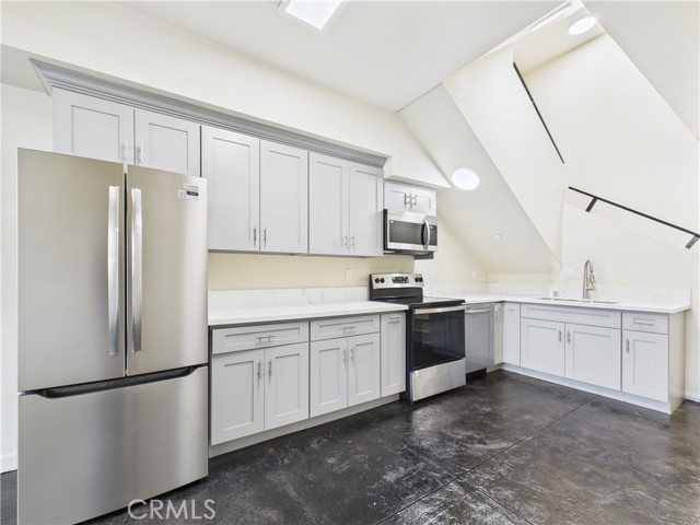 8457 Langdon, North Hills CA: https://media.crmls.org/medias/aeb03763-b8af-42f3-9a6e-826656b7c791.jpg
