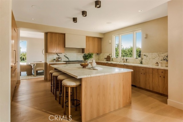 Detail Gallery Image 14 of 56 For 4016 San Remo Way, Tarzana,  CA 91356 - 4 Beds | 4/1 Baths