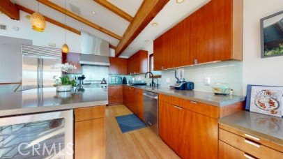 Detail Gallery Image 27 of 33 For 3205 Bayview Dr, Manhattan Beach,  CA 90266 - 3 Beds | 3 Baths