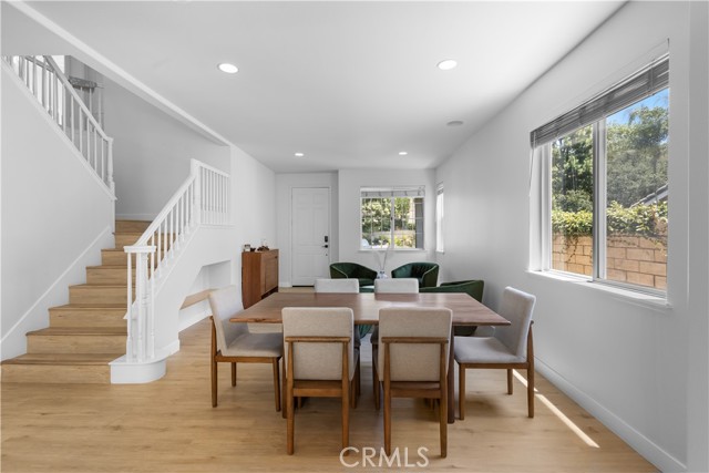 2517 Renata Court, Thousand Oaks CA: https://media.crmls.org/medias/aeb134b3-b3c6-4bd0-b60c-7c52b3db50a3.jpg