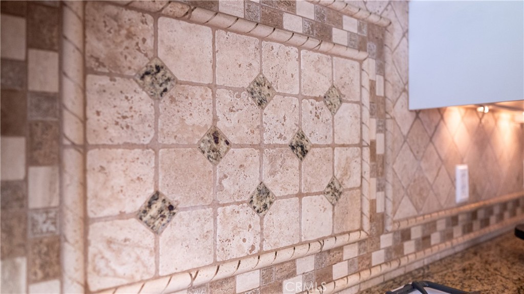https://media.crmls.org/medias/aeb14a63-160f-49e5-a28d-6a8354ef677b.jpg?preset=X-Large