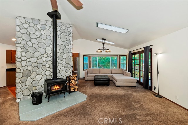 Detail Gallery Image 10 of 51 For 303 S Dart Canyon Rd, Crestline,  CA 92325 - 3 Beds | 2/1 Baths