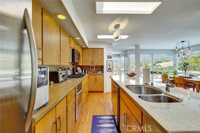 Detail Gallery Image 10 of 40 For 4161 via Padova, Claremont,  CA 91711 - 4 Beds | 3 Baths