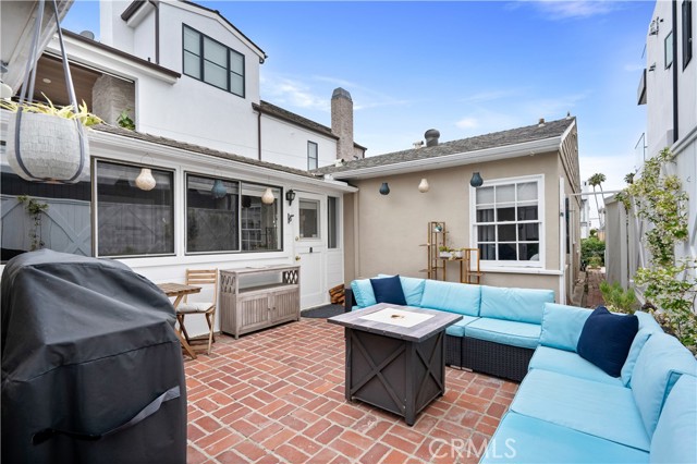 Detail Gallery Image 12 of 20 For 714 Heliotrope Ave, Corona Del Mar,  CA 92625 - 3 Beds | 2 Baths
