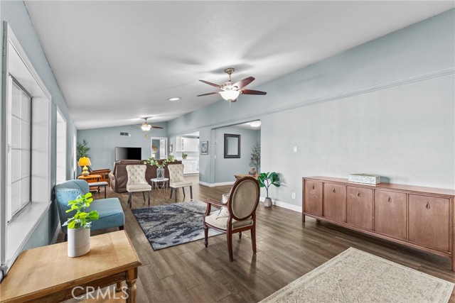 Detail Gallery Image 8 of 75 For 24401 Cornstalk, Wildomar,  CA 92595 - 3 Beds | 2 Baths