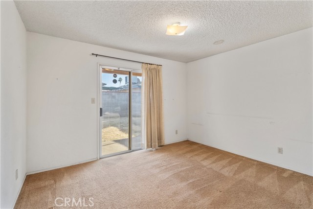 Detail Gallery Image 12 of 19 For 4782 W Austin Way, Fresno,  CA 93722 - 3 Beds | 2 Baths