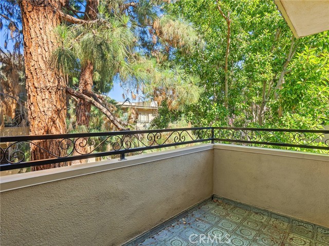 6724 Hillpark Drive, 302 photo 24