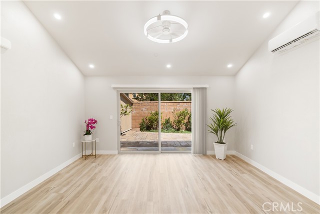 Detail Gallery Image 7 of 22 For 177 Hargrove, Irvine,  CA 92620 - 1 Beds | 1/1 Baths