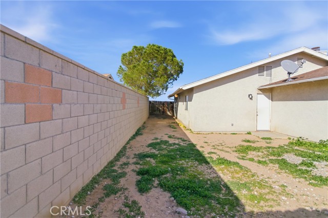 Detail Gallery Image 18 of 22 For 10424 Stage Coach Dr, Adelanto,  CA 92301 - 3 Beds | 2 Baths