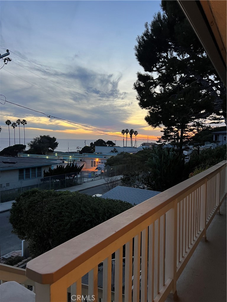https://media.crmls.org/medias/aeb5b1eb-7b6d-4c1e-987b-337d3727876a.jpg?preset=X-Large