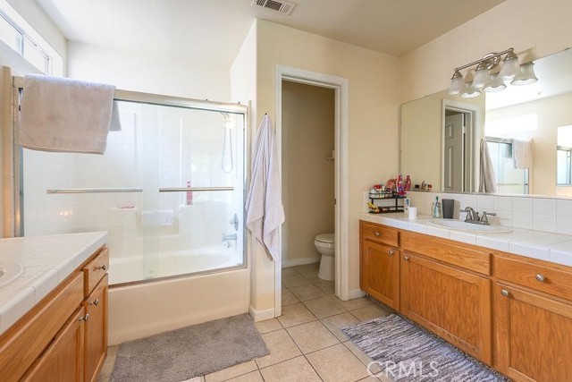 Detail Gallery Image 11 of 14 For 4765 W Stuart Ave, Fresno,  CA 93722 - 3 Beds | 2 Baths