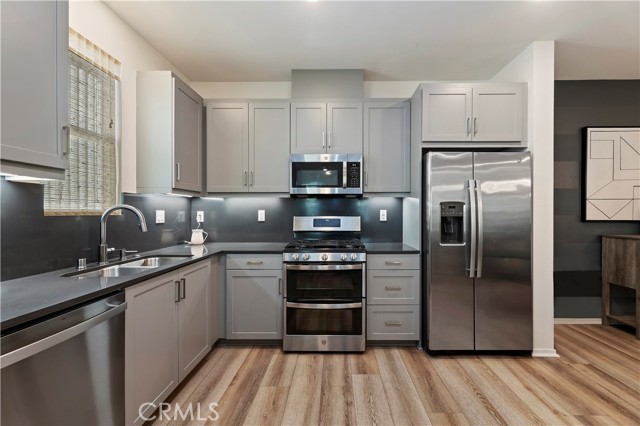 Detail Gallery Image 10 of 33 For 5494 Seacliff Pl #55,  San Diego,  CA 92154 - 2 Beds | 2/1 Baths