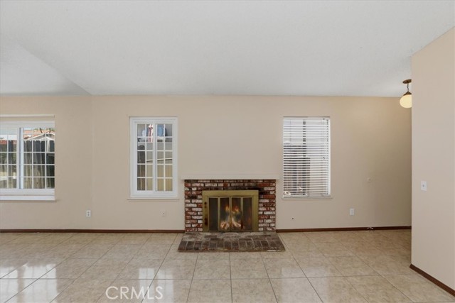 Detail Gallery Image 11 of 36 For 1907 Overland, Colton,  CA 92324 - 3 Beds | 2 Baths