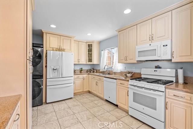 Detail Gallery Image 9 of 40 For 15951 Simonds St, Granada Hills,  CA 91344 - 7 Beds | 6 Baths