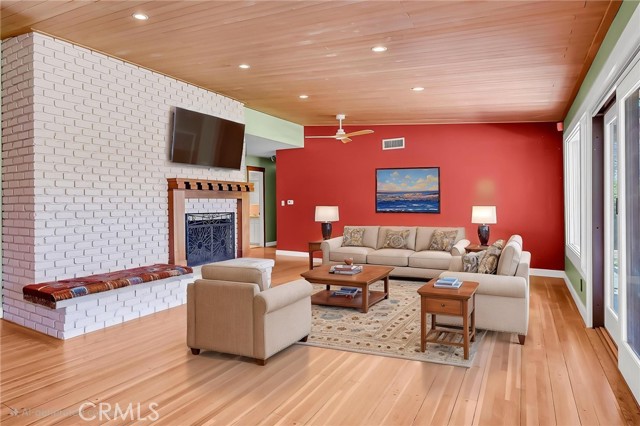 2886 Mcallister Street, Riverside CA: https://media.crmls.org/medias/aeb876b0-f9ab-4b78-baf4-b1109305067e.jpg