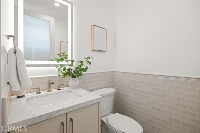 1212 19th Street, Hermosa Beach, California 90254, 4 Bedrooms Bedrooms, ,4 BathroomsBathrooms,Residential,For Sale,19th,SB26062974