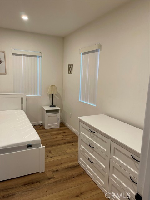 6529 Aura Avenue, Reseda CA: https://media.crmls.org/medias/aeb934dd-39c3-493f-a6be-313e090a3382.jpg